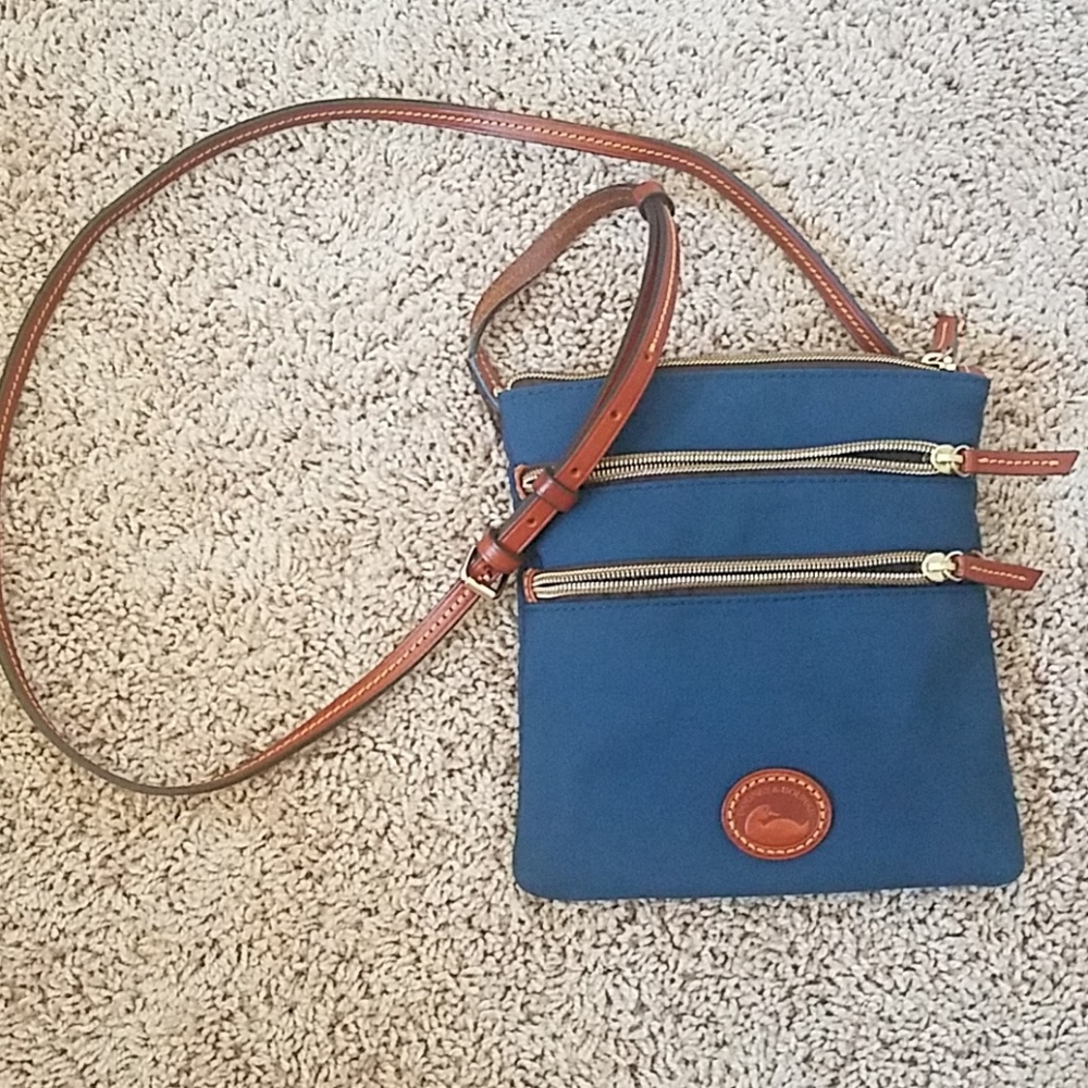 Nylon and leather straps crossbody